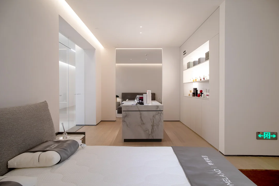 Plain Homeland Slider Nine Item 5