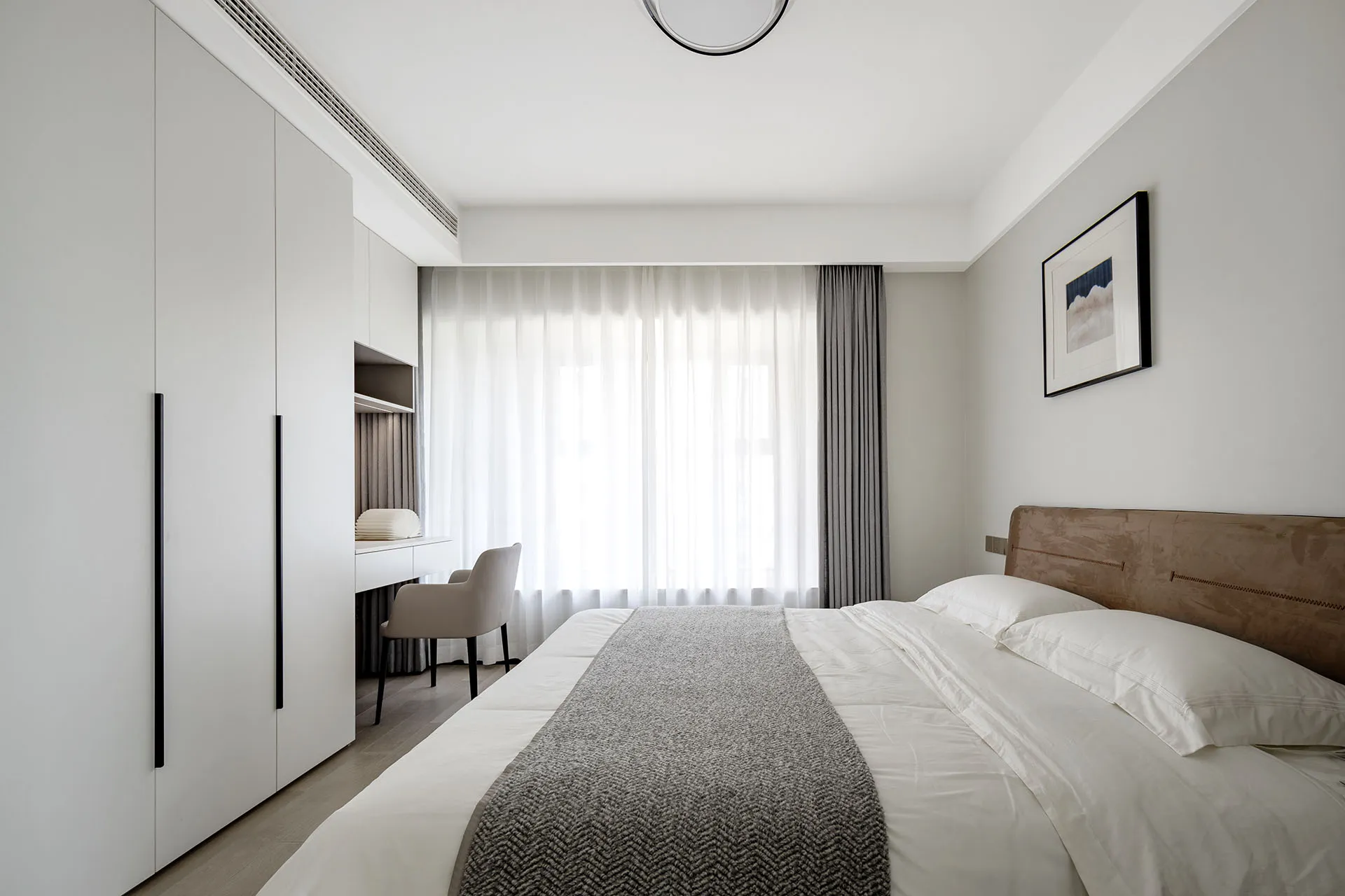 Plain Homeland Slider Three Item 1