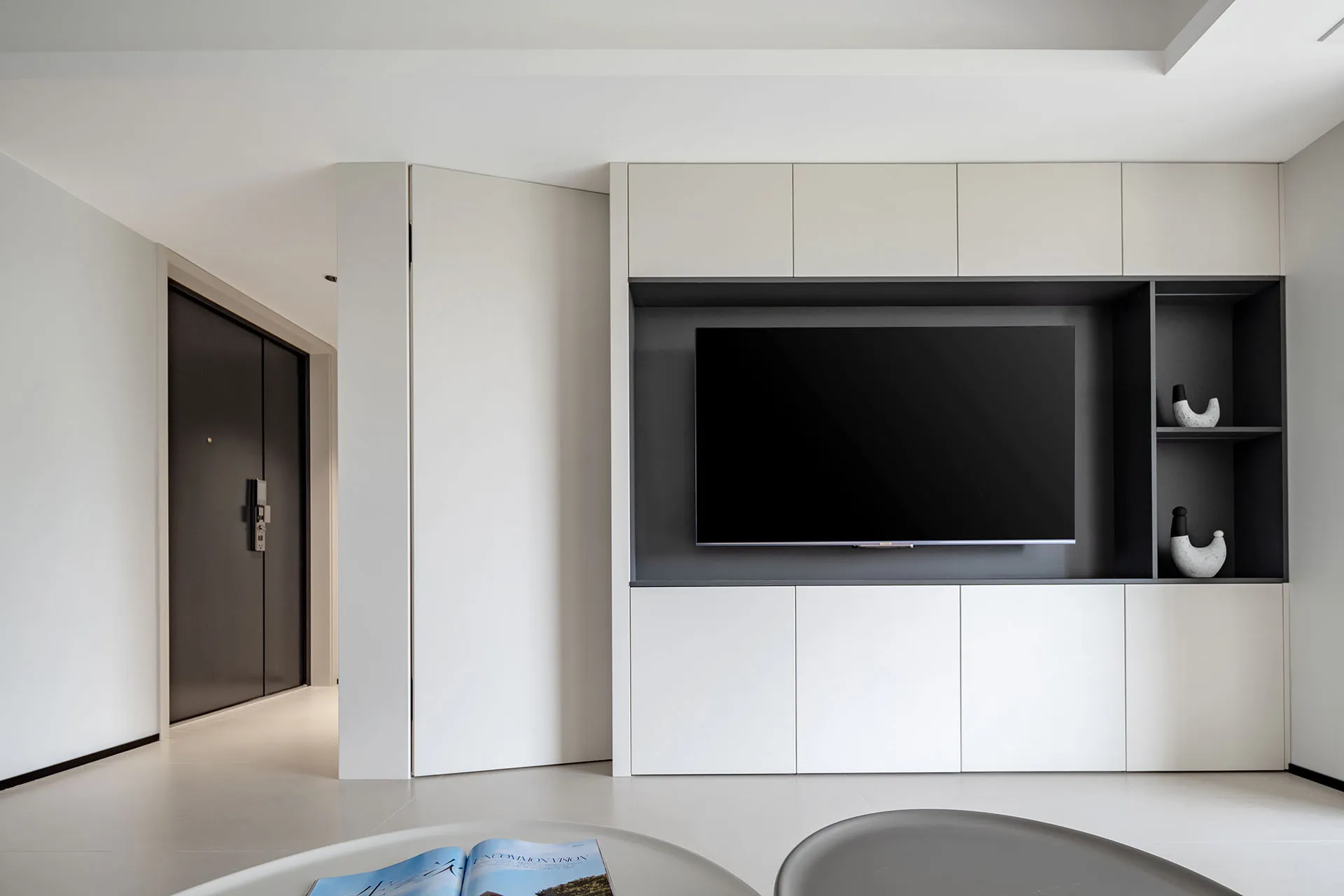 Plain Homeland Slider Three Item 2