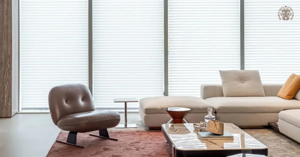 Không gian phòng khách hiện đại kết hợp ghế sofa đơn da nâu làm điểm nhấn