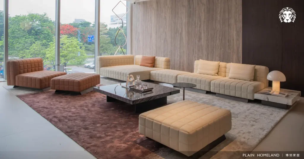 Phần chân ghế sofa là bộ phận tiếp xúc trực tiếp với sàn nhà
