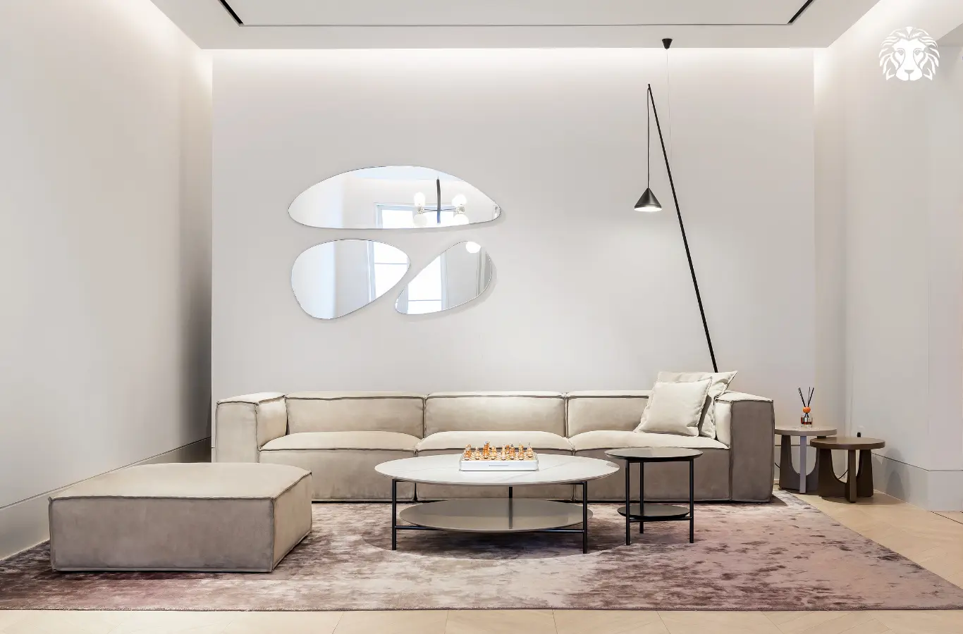 Sofa 3 chỗ ngồi giúp phòng khách gọn gàng hơn về bố cục 