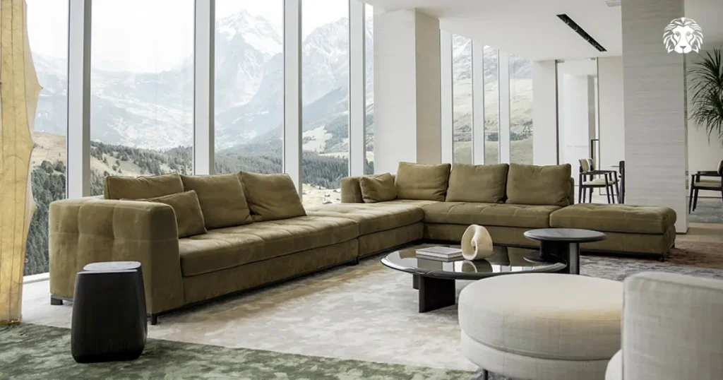 Sofa góc chữ L giúp tận dụng tốt các góc tường và tạo cảm giác quây quần
