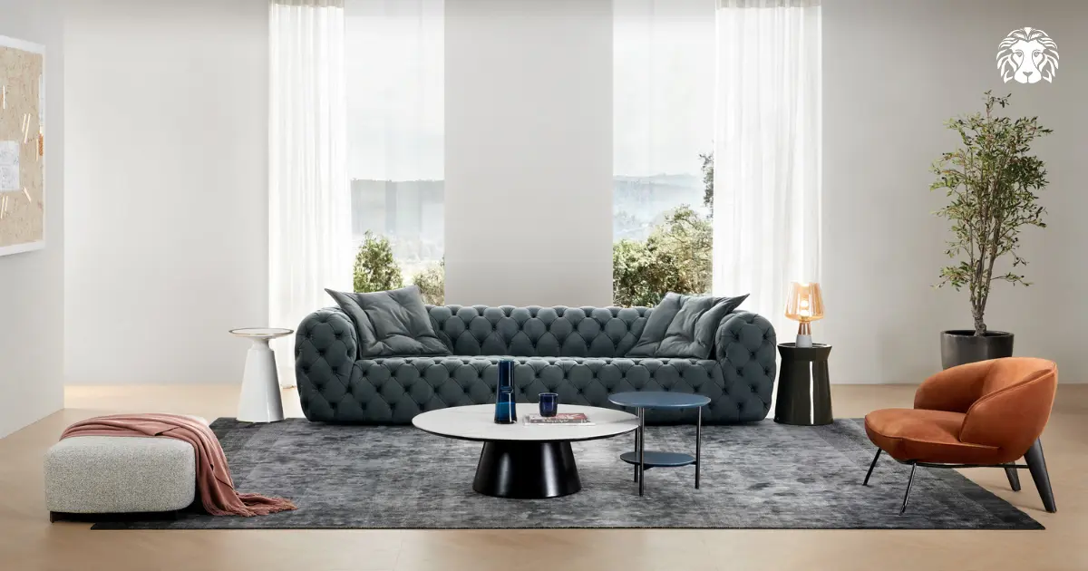 Sofa là một dạng ghế dài có đệm ngồi, tựa lưng và tay vịn