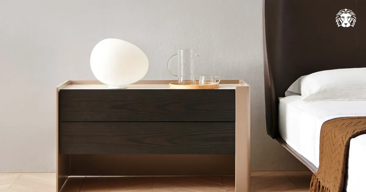 Tủ đặt cạnh giường sẽ giúp không gian phòng ngủ trở nên ngăn nắp và thuận tiện hơn