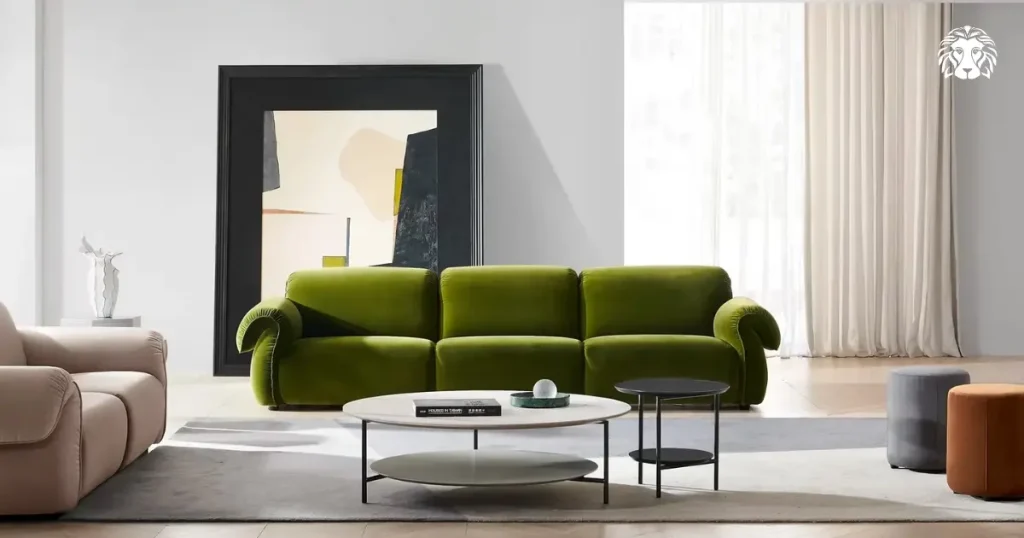 Với bảng màu có chiều sâu như xanh rêu, sofa vải nhung giúp không gian trở nên nổi bật