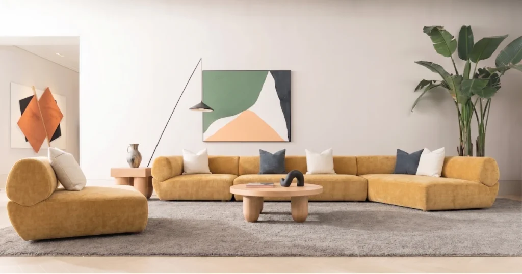 Sofa góc màu vàng rộng rãi, tối ưu góc tường, tạo không gian quây quần và ấm áp