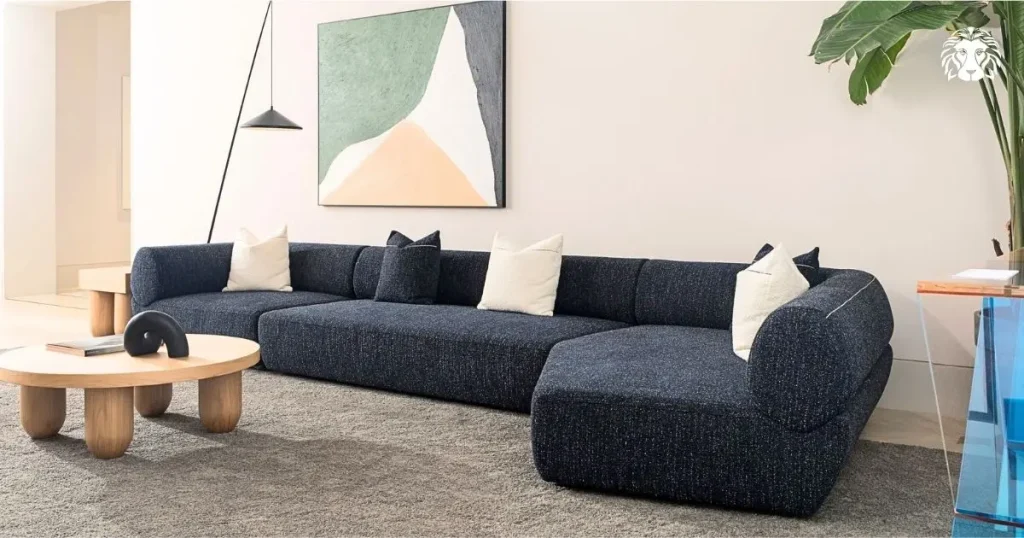 Sofa nỉ dễ bám bụi và giữ ẩm hơn các loại chất liệu khác