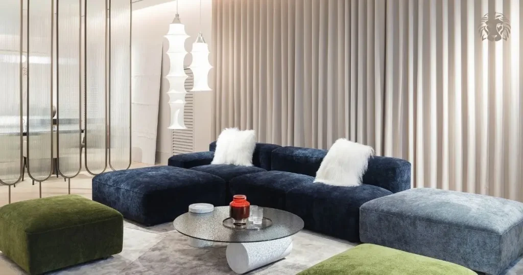 Bố trí sofa làm tâm điểm phòng khách, kết hợp bàn trà nhỏ vừa tiện nghi, vừa tạo điểm nhấn thị giác