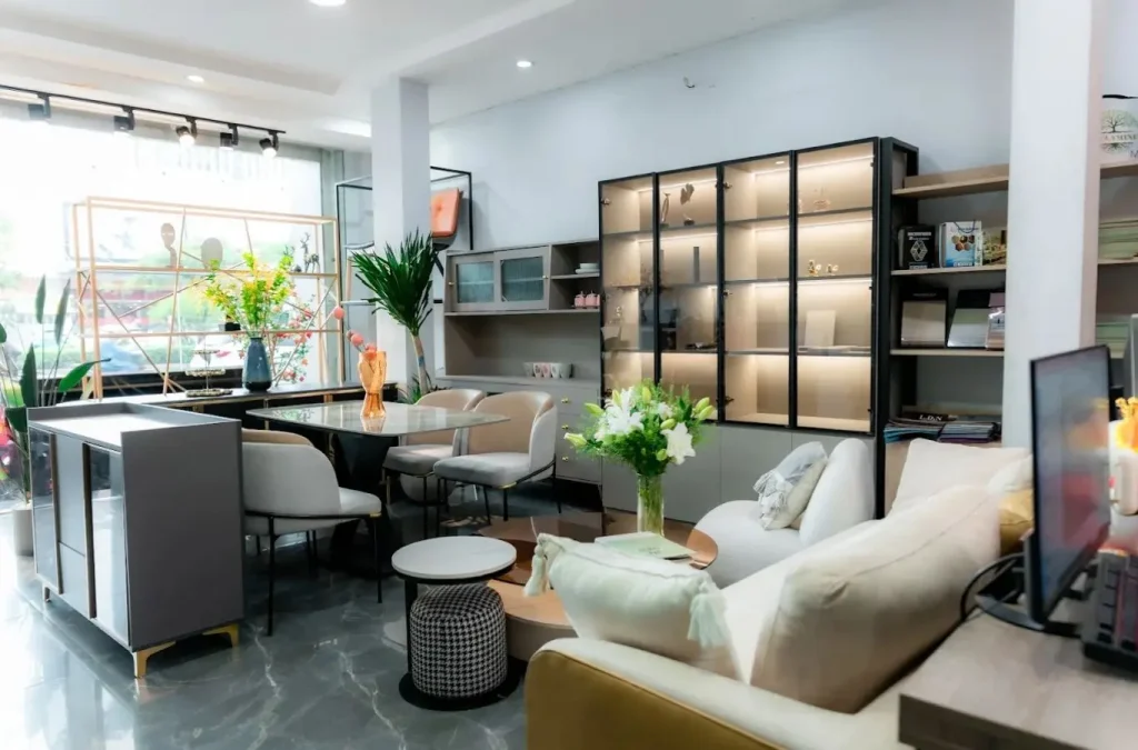 Không gian mua sắm kết hợp nội thất và decor tại Sành Home Decor
