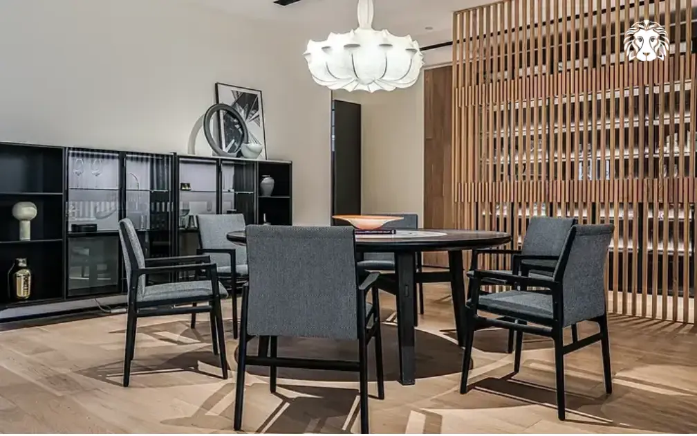 Ghế ăn bọc vải dệt bền bỉ, dễ phối hợp với nhiều phong cách nội thất.