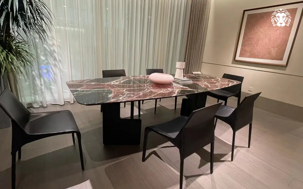 Kích thước ghế ăn cần đồng bộ với chiều cao bàn để đảm bảo tư thế ngồi thoải mái.
