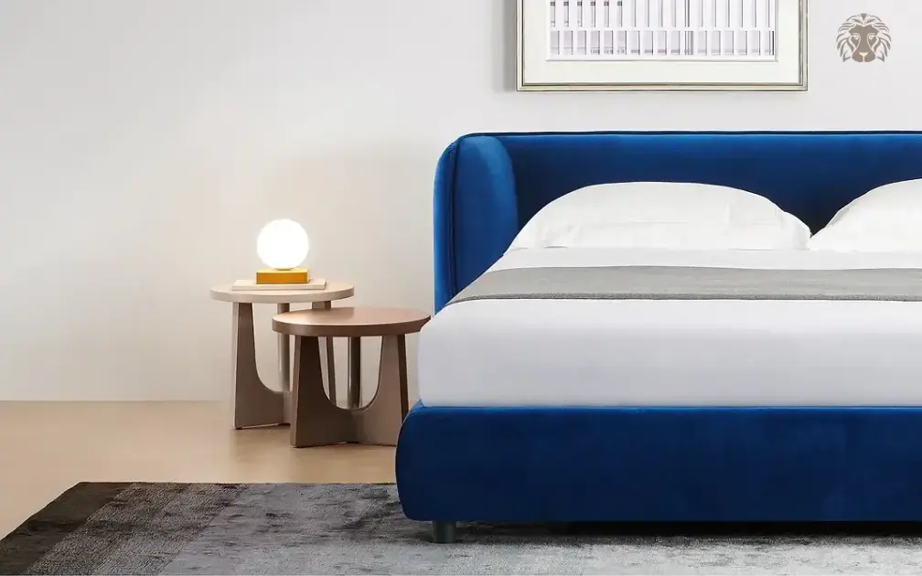 Chân vòm chữ U độc đáo kết hợp mặt bàn tròn mềm mại, phù hợp với nhiều góc nhỏ