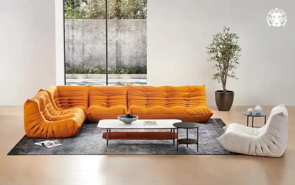Điểm xuyết các sắc đậm như đỏ rượu hay vàng đất ở tỷ lệ vừa vặn giúp tôn lên cá tính sang trọng mà không gây ngột ngạt.