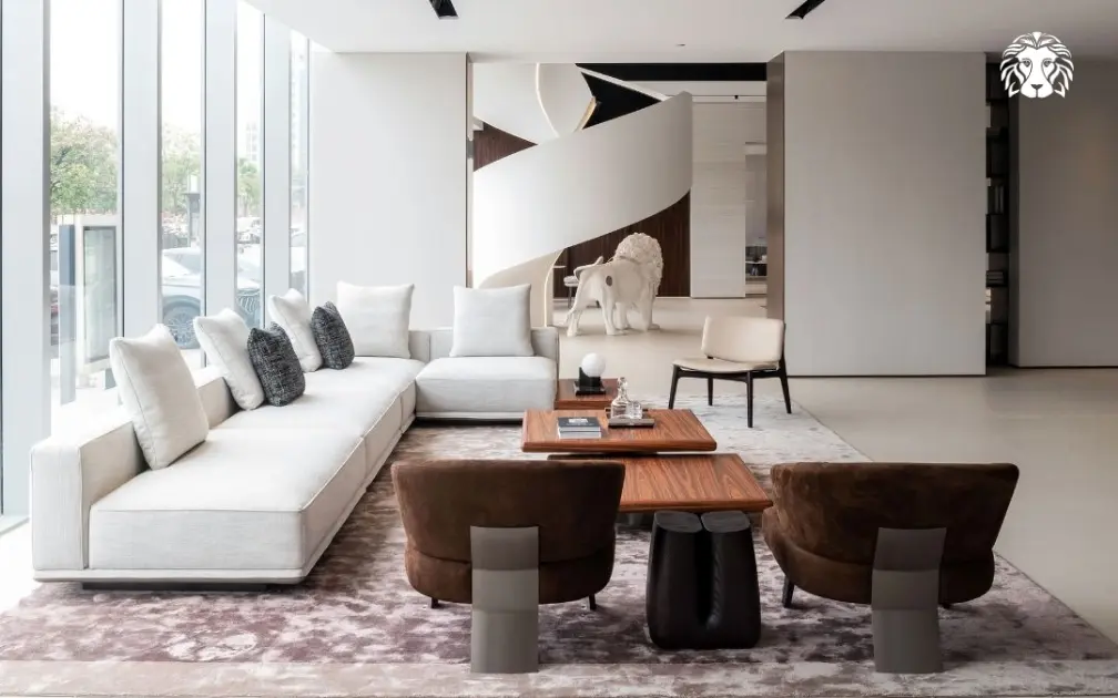 Phòng khách rộng cần bàn trà gỗ đủ lớn để giữ cân bằng với cụm sofa.