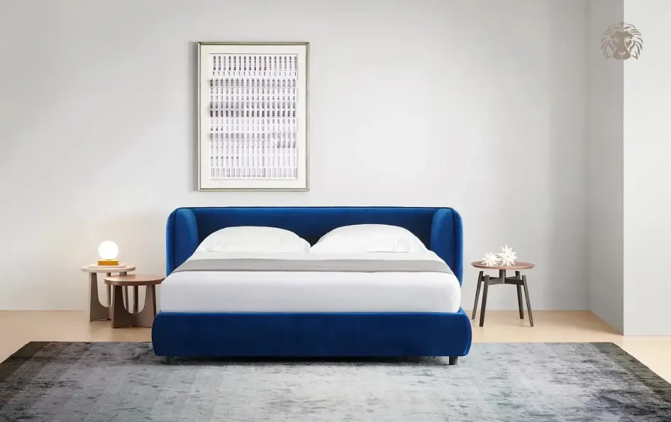 Lớp bọc da hoặc vải mềm mại tạo điểm nhấn sang trọng, đồng thời mang lại cảm giác êm ái khi tựa lưng thư giãn.