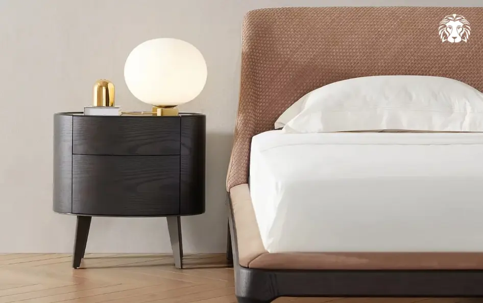 Tủ bọc da BE53176 rộng 60cm tạo điểm nhấn đồng bộ với giường ngủ bọc da.