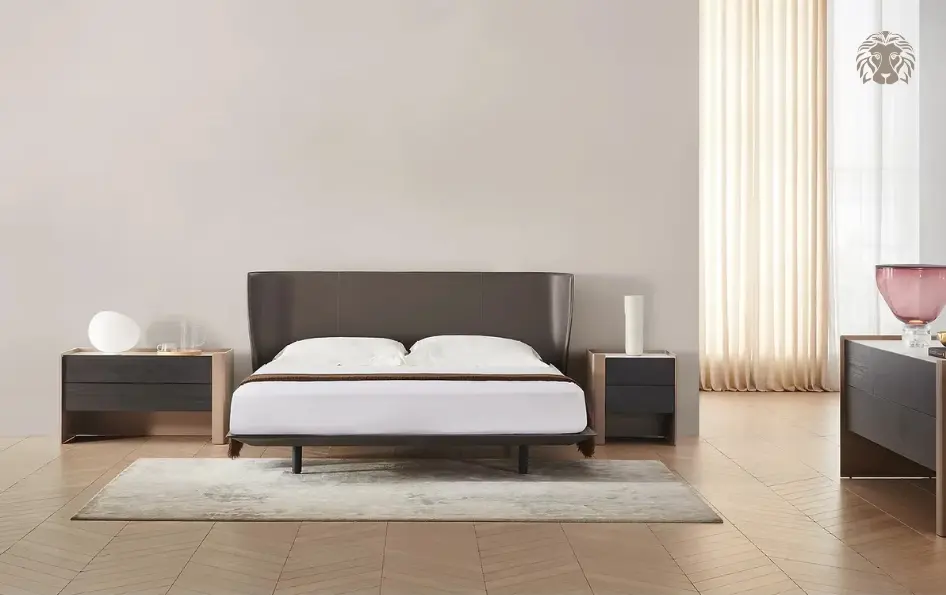 Đầu giường uốn cong mềm mại như dải lụa của mẫu ALYS mang đậm ngôn ngữ thiết kế tối giản tinh tế.